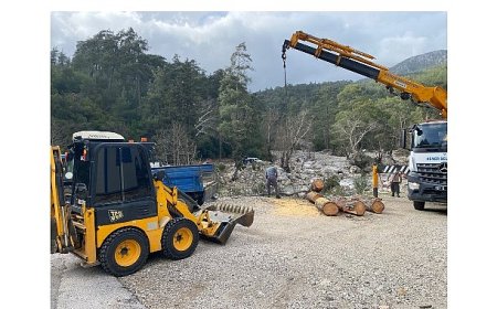 Kemer’de temizlik çalışmaları sürüyor