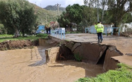 İzmir Büyükşehir Belediyesi’nin yağış seferberliği sürüyor