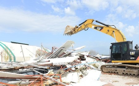 Nilüfer’de 3 noktada yıkım