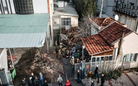 Bornova’daki fabrika yangını söndürüldü