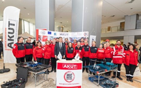 Başkan Tugay: Birden fazla yangın uçağı kiralamaya hazırız