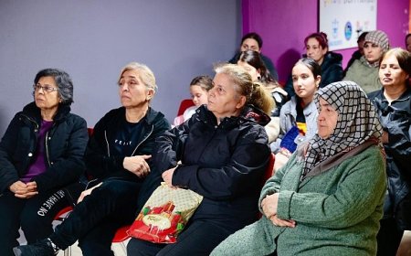 Medeni Kanun’un kazanımları Konak’ta masaya yatırıldı