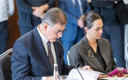 Başkan Tugay’dan kadın mücadelesine güçlü çağrı