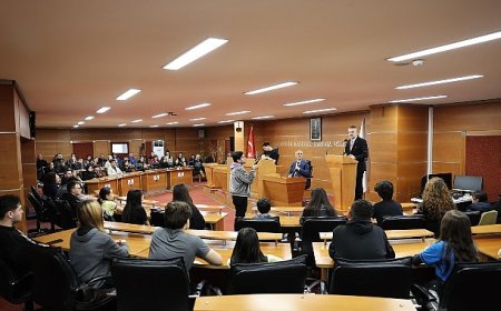 Gençler sordu, Başkan Vekili Akın yanıtladı