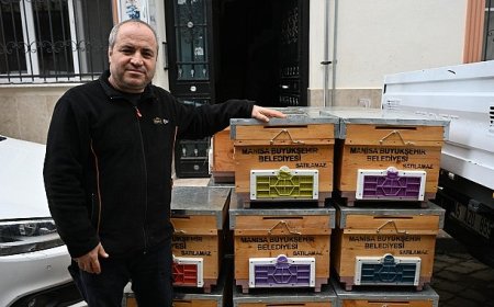 Büyükşehir’den Sel Mağduru Arıcıya Kovan Desteği