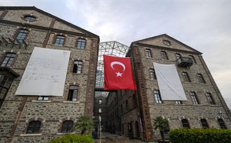 Meslek Fabrikası’na Ata’nın imzaladığı belgenin görselleri asıldı