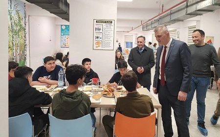 Başkan Sezer Ramazan Bereketini Gölcüklülerle Paylaşıyor