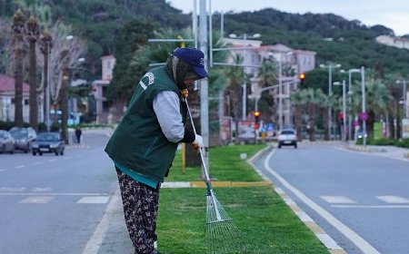 Ayvalık Belediyesi Bahar Hazırlıklarını Sürdürüyor