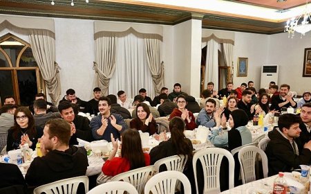 Nevşehir Belediyesi Başkanlık Makamını Sahur Sofrasına Çevirdik