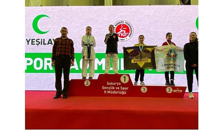 Kartepeli Karateciler Sakarya’da Kürsüyü Kapatmadı