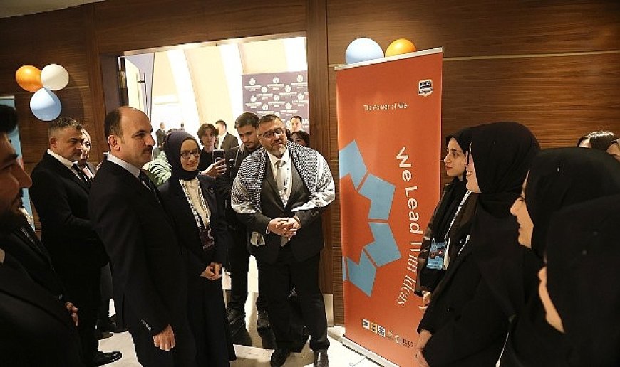 Başkan Altay “Uluslararası Şehirler ve Hükümetler Birliği Konferansı”nda Lise Öğrencileriyle Buluştu