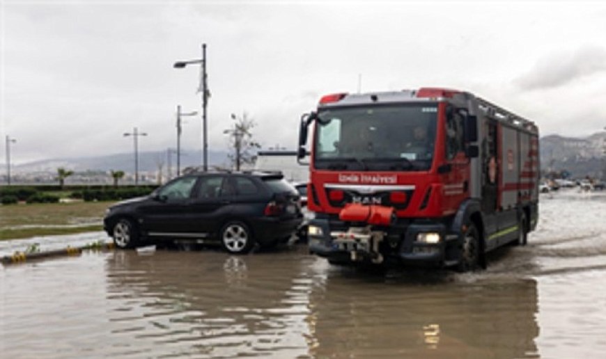Ege kıyılarında basınç 991 mb’a düştü, deniz 85 santimetre yükseldi
