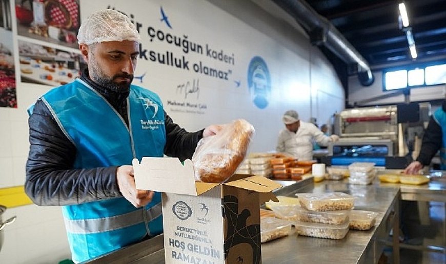 Beylikdüzü’nde Ramazan’ın Bereketi Sofralara Taşınıyor