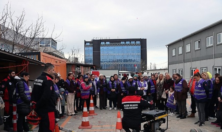 Maltepeli kadınlar afetlere müdahaleyi uygulamalı öğrendi