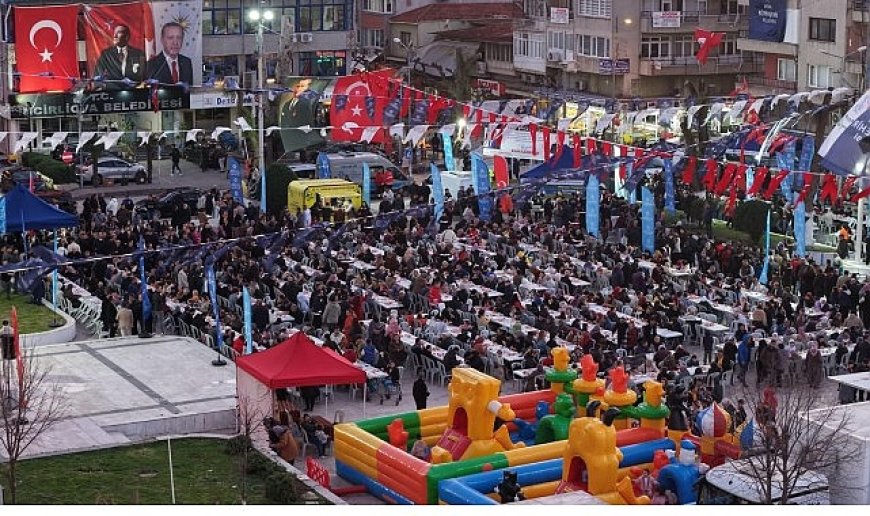 Başkan Çerçioğlu İncirliova'da İftar Sofrasında Vatandaşlar İle Bir Araya Geldi