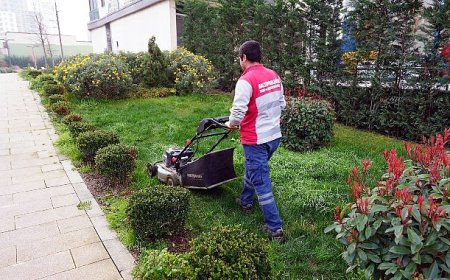 Maltepe Belediyesi’nin parkları bayrama hazırlanıyor