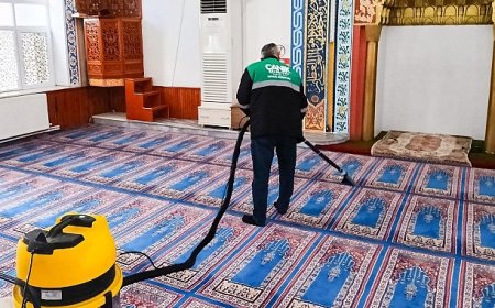 Canik'te Camiler Dip Köşe Temizleniyor