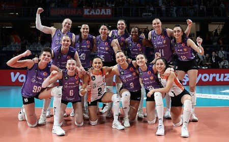 5 setlik derbinin galibi Eczacıbaşı Dynavit!