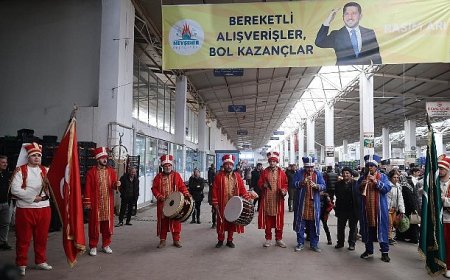 Nevşehirliler Mehter Marşlarıyla Pazar Alışverişi Yaptılar