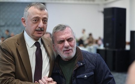 Başkan Büyükakın’ın, pazarcı esnafıyla yaptığı iftara yoğun katılım