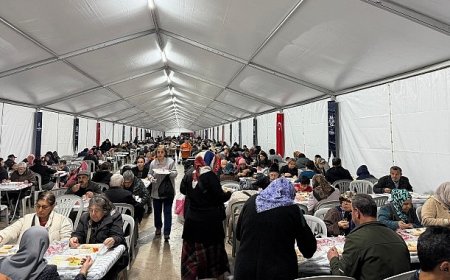 Başkan Çerçioğlu Binlerce Vatandaşı Her Gün İftar Sofralarında Buluşturmayı Sürdürüyor