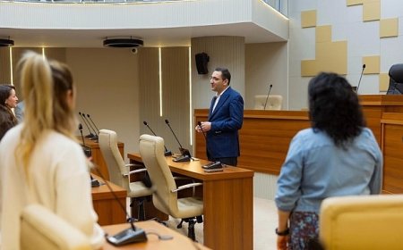 Başkan Yiğit, Yeni Evlenen Çiftlere Destek Kartlarını Teslim Etti