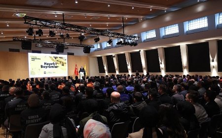 Büyükşehir Çalışanlarıyla Bayramlaşan Başkan Altay: “Biz Büyük ve Güçlü Bir Aileyiz”