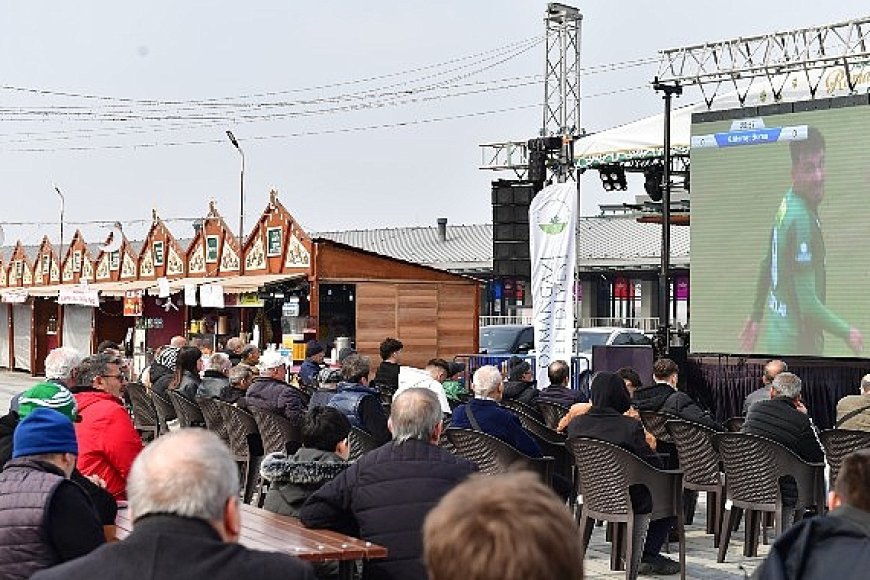 Osmangazi Meydanı’nda Bursaspor Coşkusu Yaşandı