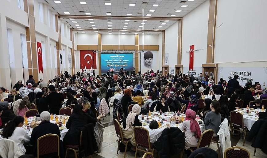 Başkan Özarslan ve Eşi Filiz Özarslan Kadınlarla İftar Sofrasında Buluştu