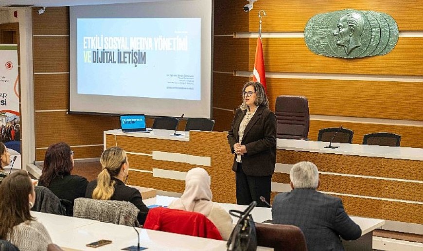 Bornova’da muhtarlar için Dijital Dönüşüm Eğitimi