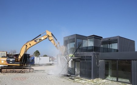 Nilüfer’de kaçak yapılar yıkıldı