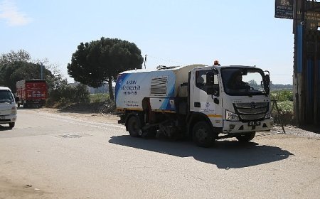 Aydın Büyükşehir Belediyesi'nden Acarlar'da çevre düzenleme ve bakım çalışması