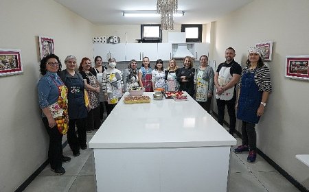 Mutfak atölyesinde Gaziemir’in yeni aşçıları yetişiyor