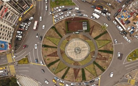 İzmir’in kalbi çiçek açtı