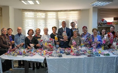 Gaziemir’in çınarlarından fidanlara 23 Nisan armağanı