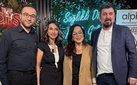 Türk sinemasının sultanı Türkan Şoray’dan Alpi Diş Hastanesine anlamlı ziyaret