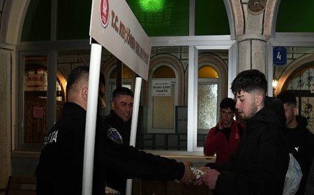 Okul Saldırısında Hayatını Kaybeden Öğretmen Ve Öğrenciler İçin Keçiören'deki Camilerde Mevlit Okutuldu