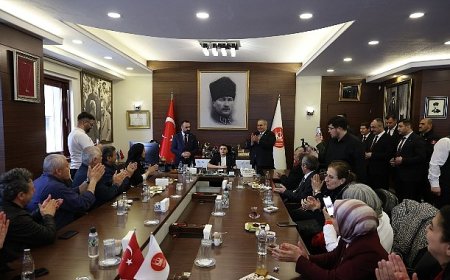 Başkan Özarslan 23 Nisan’da Makamını Şehit Oğlu Taha Burak Çakır’a Devretti