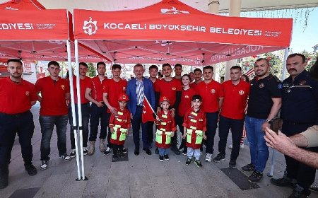 Başkan Büyükakın’a çocuklardan sevgi seli
