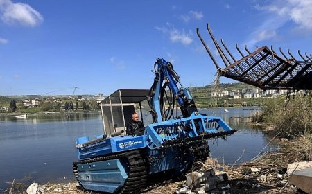 Kocaeli Büyükşehir Belediyesi, Gölkaypark’taki göleti temizledi