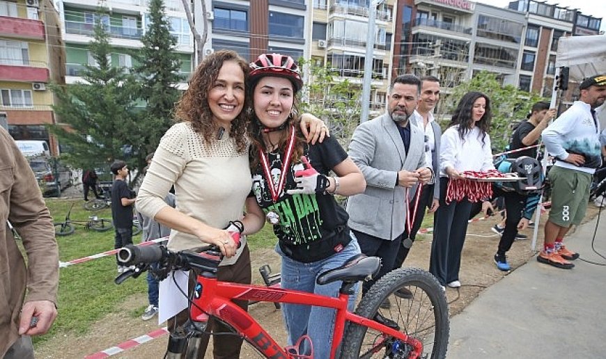 Karşıyaka’da heyecan dolu pump track yarışı!