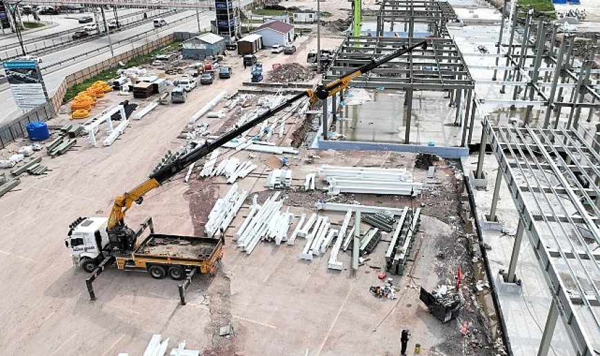 Yapılar yükseliyor, merkez şeklini alıyor