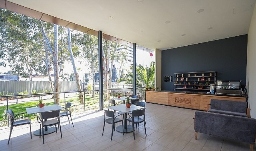 Başkan Mutlu Ferdi Zeyrek Gençlik Merkezi’nde gençlerle buluştu