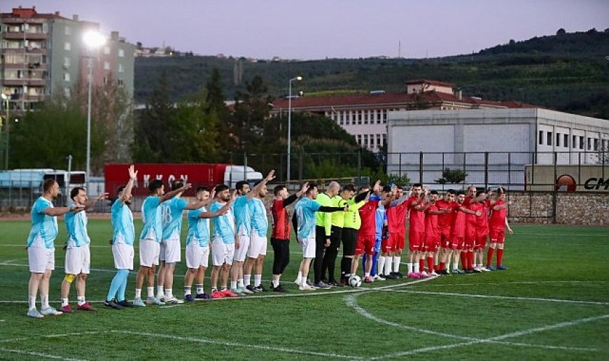 Gemlik’te İşçi Bayramı Heyecanı Yeşil Sahaya Taşındı