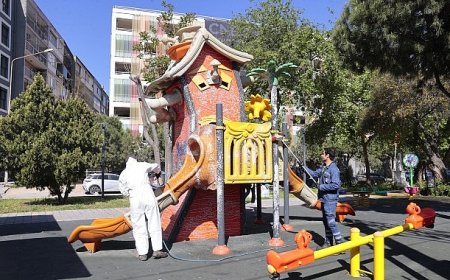 Konak’ın parklarında temizlik mesaisi