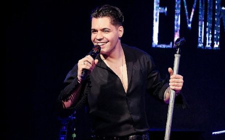 Emir Can İğrek'ten Konserde Sürpriz