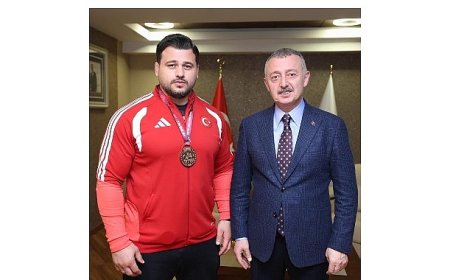 Başkan Büyükakın, güreşten iki önemli ismi ağırladı