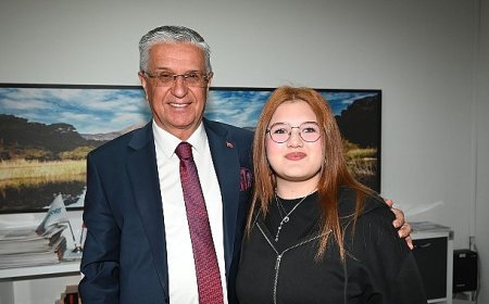 Başkan Topaloğlu’na anlamlı hediye