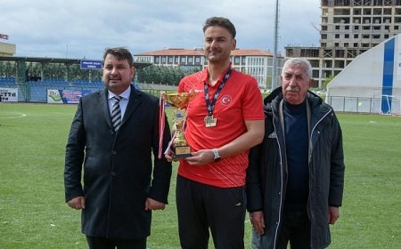 Koşu Şampiyonu Kupasını Başkan’a Getirdi