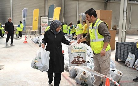 Konya Büyükşehir “Balkonlar Bostan Olsun” Projesinde Bostan Setlerinin Dağıtımına Başladı